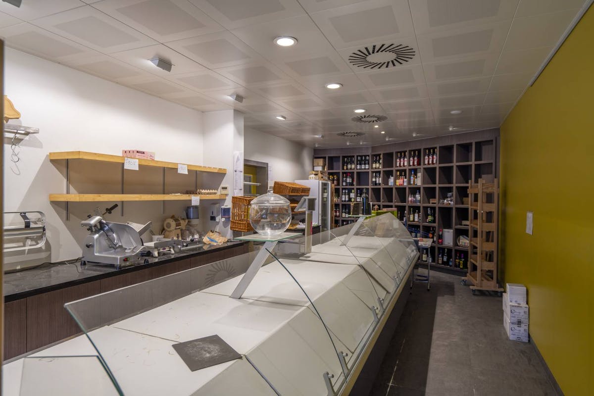 Local commercial d'environ 75 m² à louer à Bavikhove - photo 3