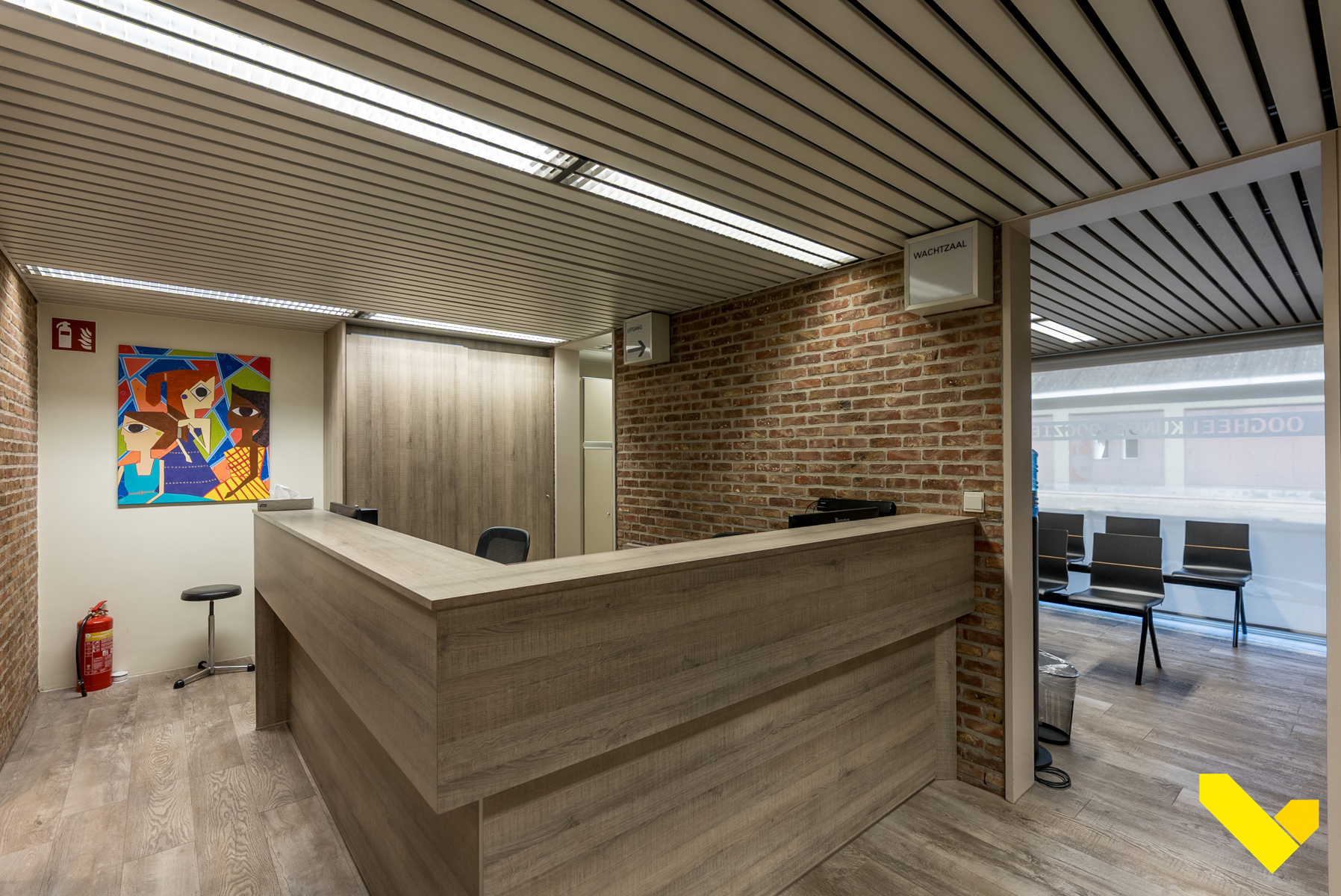 Ruime praktijk met mogelijke omvorming naar appartementen. - foto 4