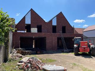 STIJLVOLLE NIEUWBOUWWONING vlakbij het REESINGHEBOS! Grondoppervlakte 366 m². Indeling: Inkomhal met gastentoilet, LICHTRIJKE leefruimte met...