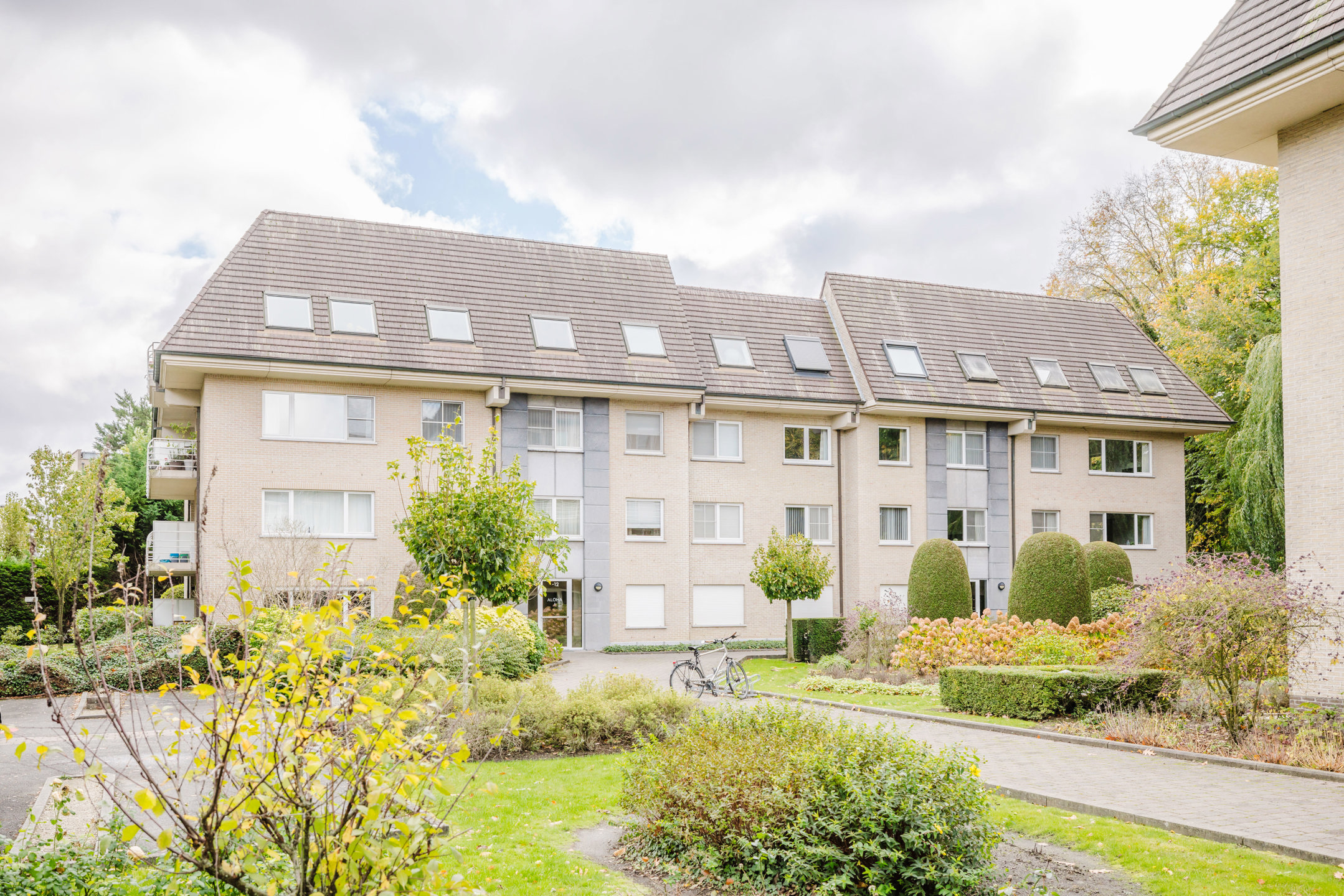 Ruim en licht appartement nabij Sint-Pietersstation in Gent - foto 1