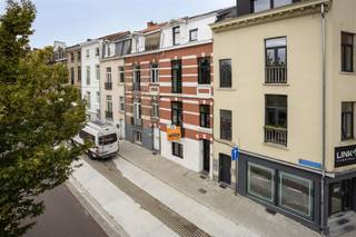 Welkom in Residentie BLVD. 47, gelegen tussen de Naamsepoort en Parkpoort op een uiterst gunstige locatie. Deze kleinschalige...