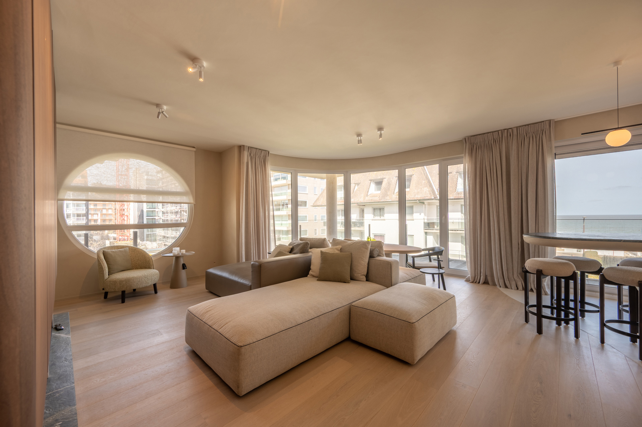 Ruim appartement met zeezicht en zonnig terras op de Kustlaan. - foto 5