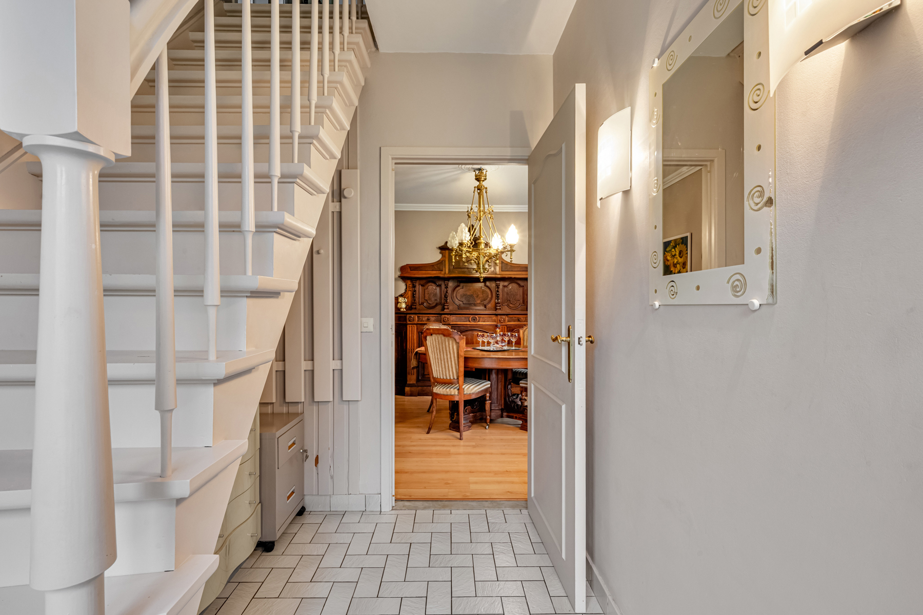 Karaktervolle woning met 3 slaapkamers, tuin en garage - foto 2