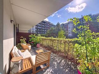 SCHAERBEEK, located near Meiser, beautiful ground floor apartment of 67m² in a gated community. It consists of an entrance hall, a living room...