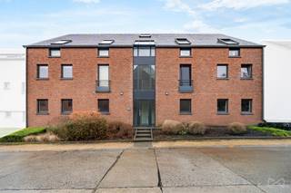 Gelegen in Corroy-le-Grand biedt dit appartement met twee slaapkamers een bewoonbare oppervlakte van ongeveer 73 m² en maakt het deel uit van een...