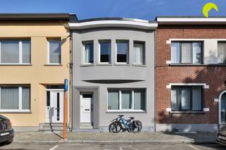 A la frontière de Mortsel et d'Edegem, nous vous proposons cette maison familiale classique (114m²) avec 3 chambres. La propriété est située sur...