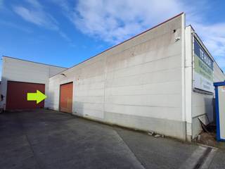 In industriezone 1 van Ruiselede bevindt zich deze kwalitatieve loods van 240 m². Dankzij de uitstekende en centrale ligging is dit pand...