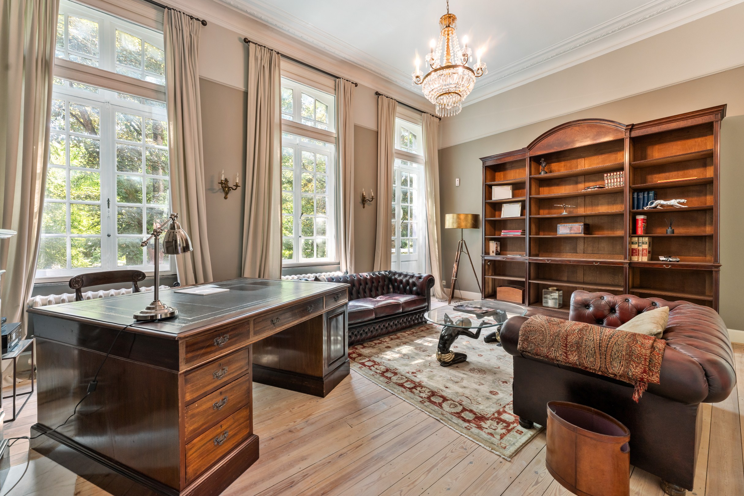 Une maison de maître unique en face du parc à Ganshoren. - photo 4