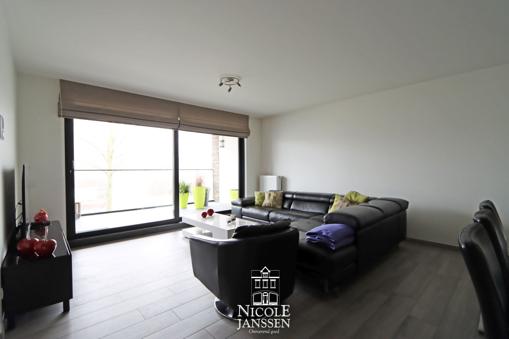 Schitterend appartement met drie slaapkamers, terras en autostandplaats - foto 4