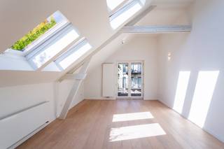 Appartement fini avec goût dans la réalisation « Rijkswachtkazerne », un site unique où l’authenticité de ce bâtiment historique se marie à...