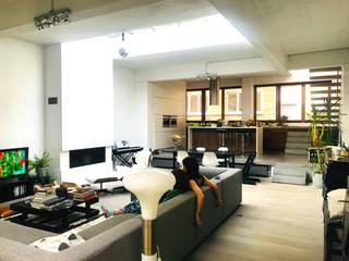 Ce loft lumineux de 210 m² se situe dans une ancienne imprimerie réaménagée en un magnifique complexe résidentiel avec plusieurs appartements...
