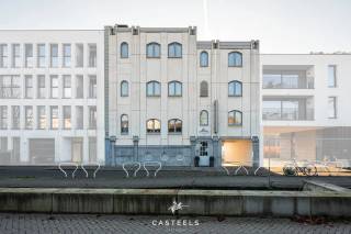 Een unieke kans om een goed functionerend hotel in het hart van Gent over te nemen via een share deal. Dit aanbod betreft de volledige overname van...