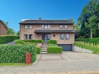 Co Immo verkoopt uniek pand te TERVUREN (Vossem) op royaal perceel van 22a. Welkom in deze unieke villa in TERVUREN, gebouwd temidden het groen en...