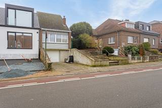 Immo Pické biedt U deze uiterst goed gelegen driegevelwoning aan gelegen in de nabijheid van openbaar vervoer, scholen, winkels en de Brusselse...