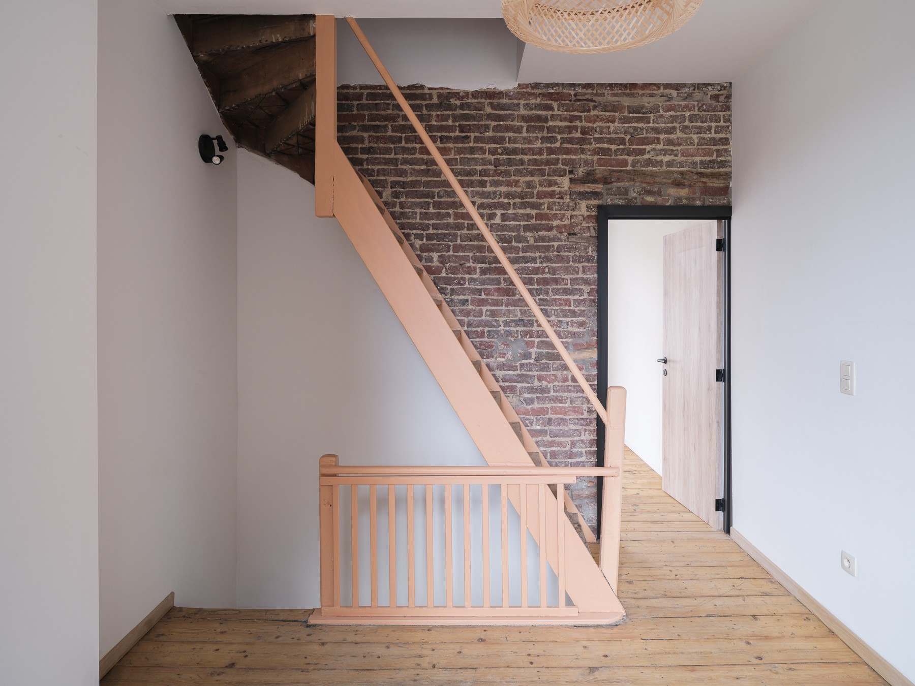 Charmante, volledig gerenoveerde woning met 2 slaapkamers op toplocatie nabij Gent! - foto 5