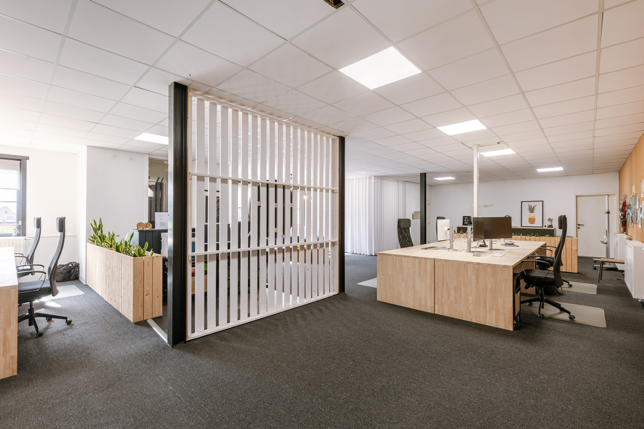 Multi-functioneel kantoor te koop met veel parking!  - foto 4