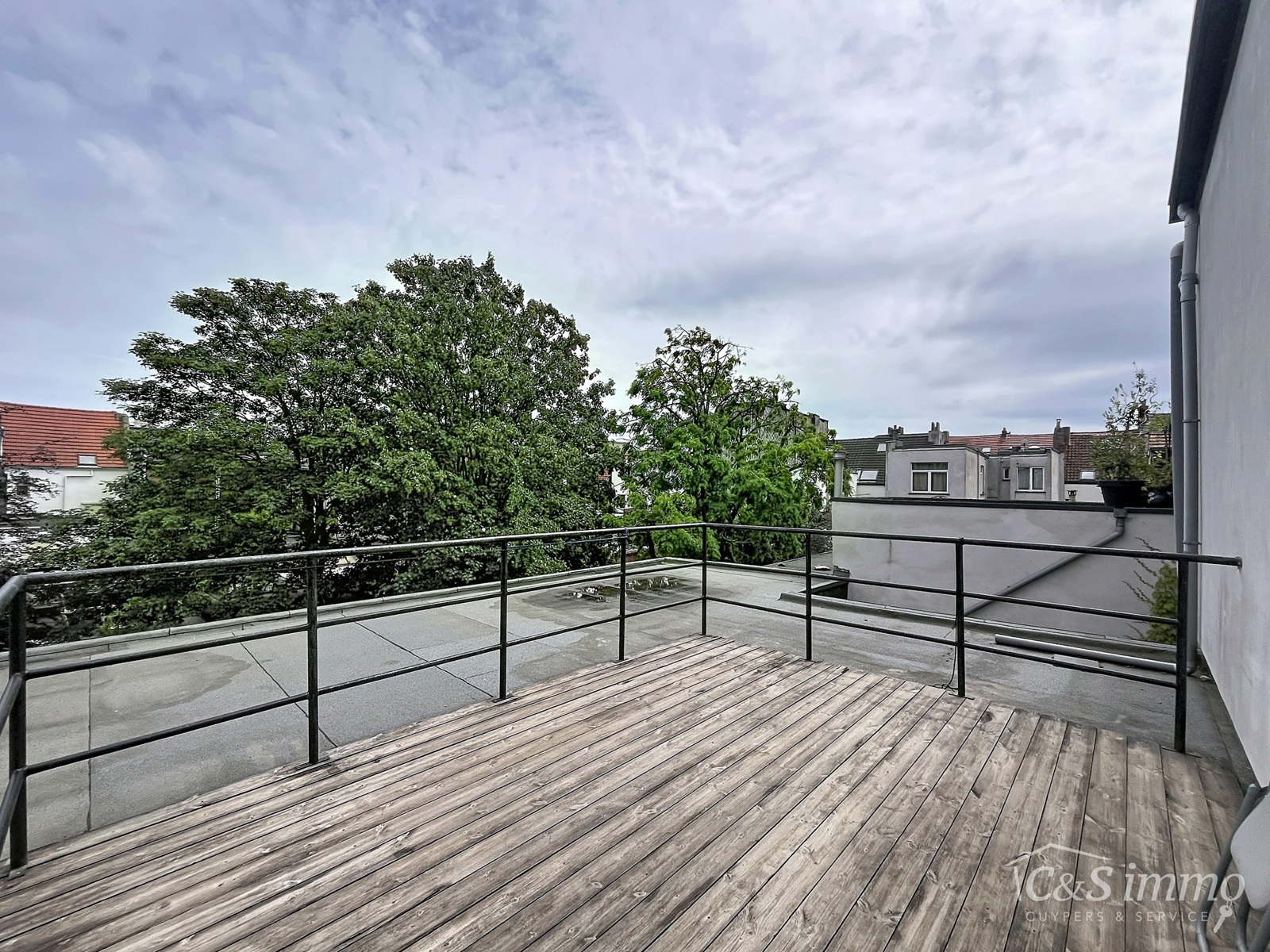 Instapklaar appartement met 2 slaapkamers en ruim terras - foto 4