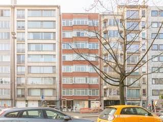 Dit appartement bevindt zich op de vijfde verdieping en biedt een uitzonderlijke woonervaring op een toplocatie in Antwerpen, pal naast...