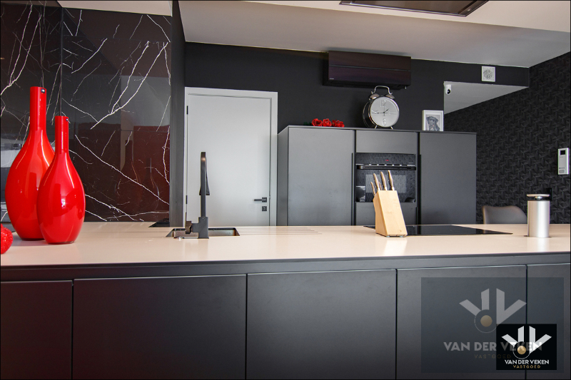 Knap afgewerkt 2 slpk appartement met zonnig terras en zicht op het water - foto 5