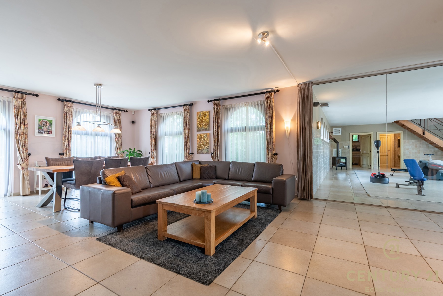 Riante villa met 5 slaapkamers, 4 badkamers en binnenzwembad - foto 5