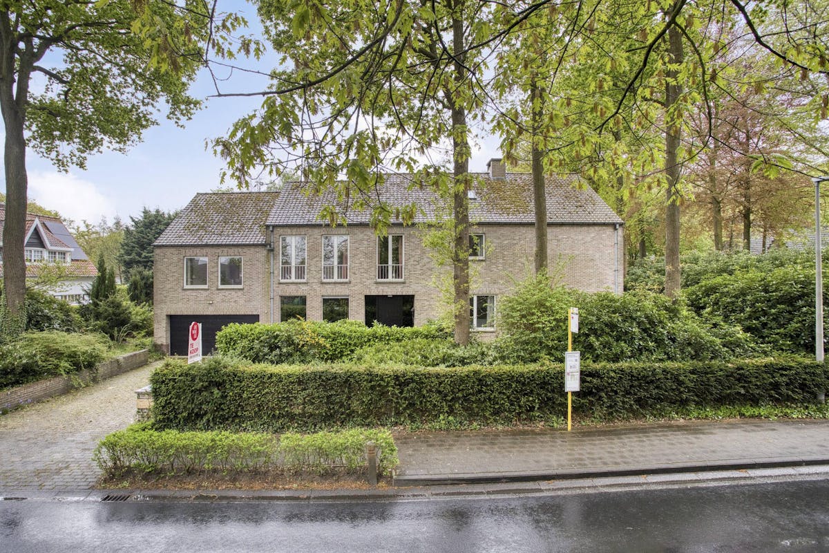 Vrijstaand huis met praktijkmogelijkheid te Sint-Kruis - foto 1