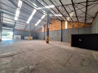 Commercial à louer à Beveren-Kruibeke-Zwijndrecht