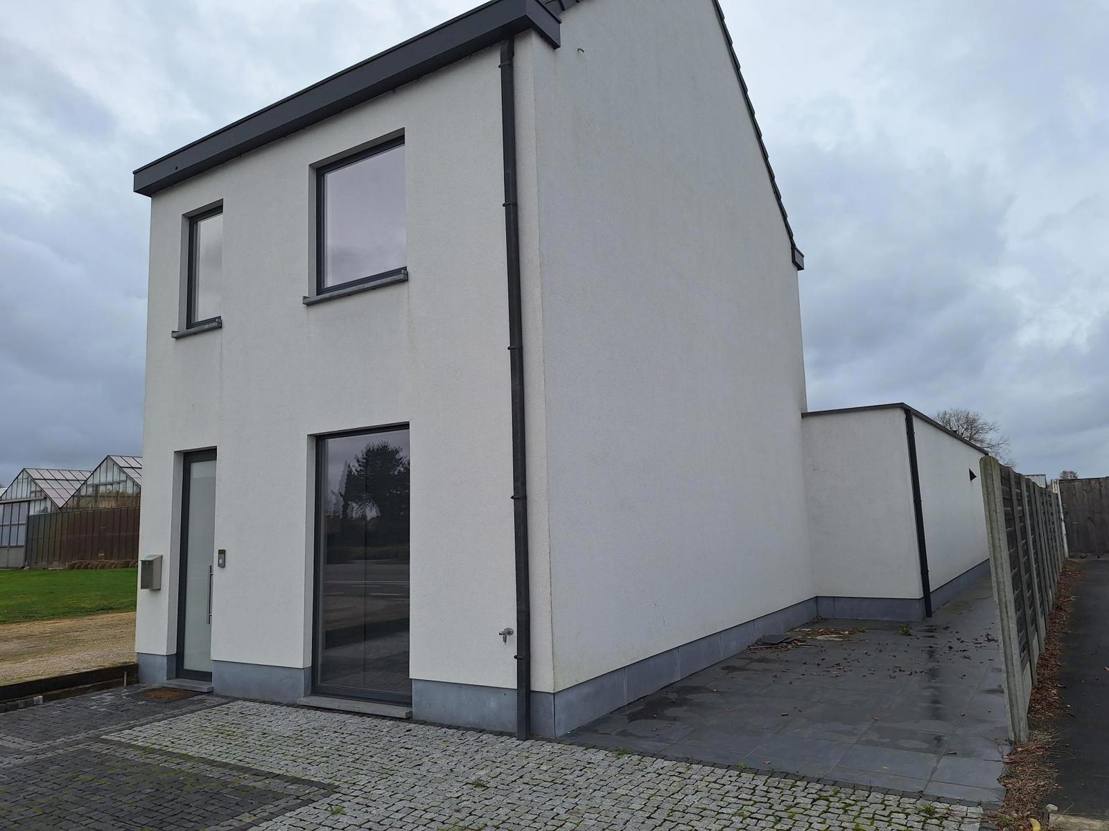 recent gerenoveerde ruime woning met 4 slaapkamers volledig ingericht en gemeubeld ideaal voor co housing