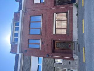 <strong>Te renoveren woning met tuin en uitweg in Dadizele</strong><br />Ben je op zoek naar een woning met veel potentieel, dan is dit pand met tuin, uitweg en 6 slaapkamers zeker iets voor jou.<br /><br /><strong>Indeling</strong><br />-gelijkvloers:
<div>inkomhal, living, eetkamer, veranda, keuken, kelder, toilet en tuin</div>
-eerste verdiep:
<div>3 slaapkamers en badkamer</div>
-tweede verdiep:
<div>3 slaapkamers en zolder</div>
<br /><strong>Troeven:</strong>
<ul><li>droge kelder</li><li>uitweg</li><li>centrum Dadizele</li><li>grote woning: 6 slaapkamers</li><li>veel lichtinval</li></ul>