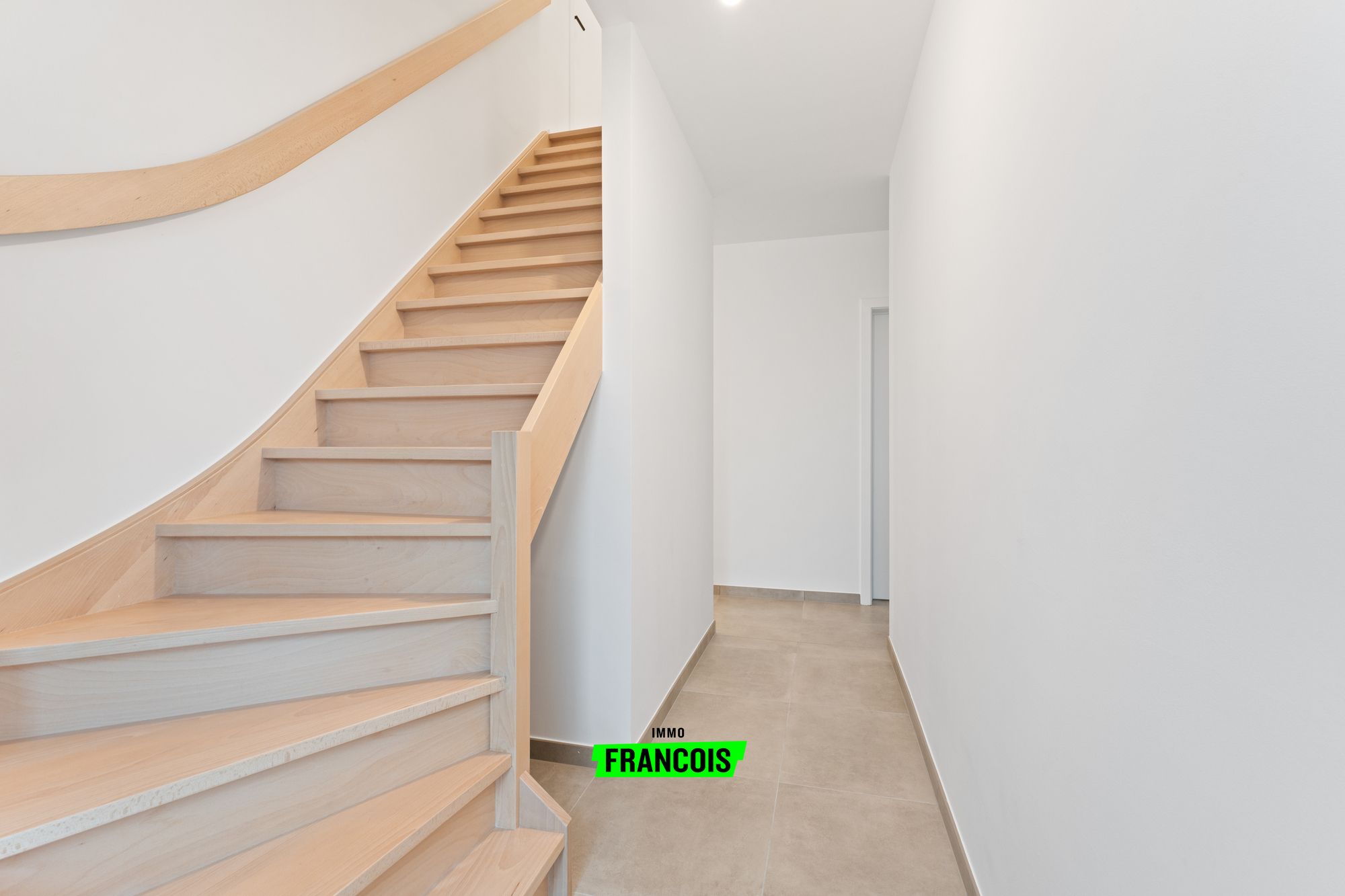 Uitzonderlijk ruime instapklare woning met 6-7 slaapkamers te Hooglede - foto 3