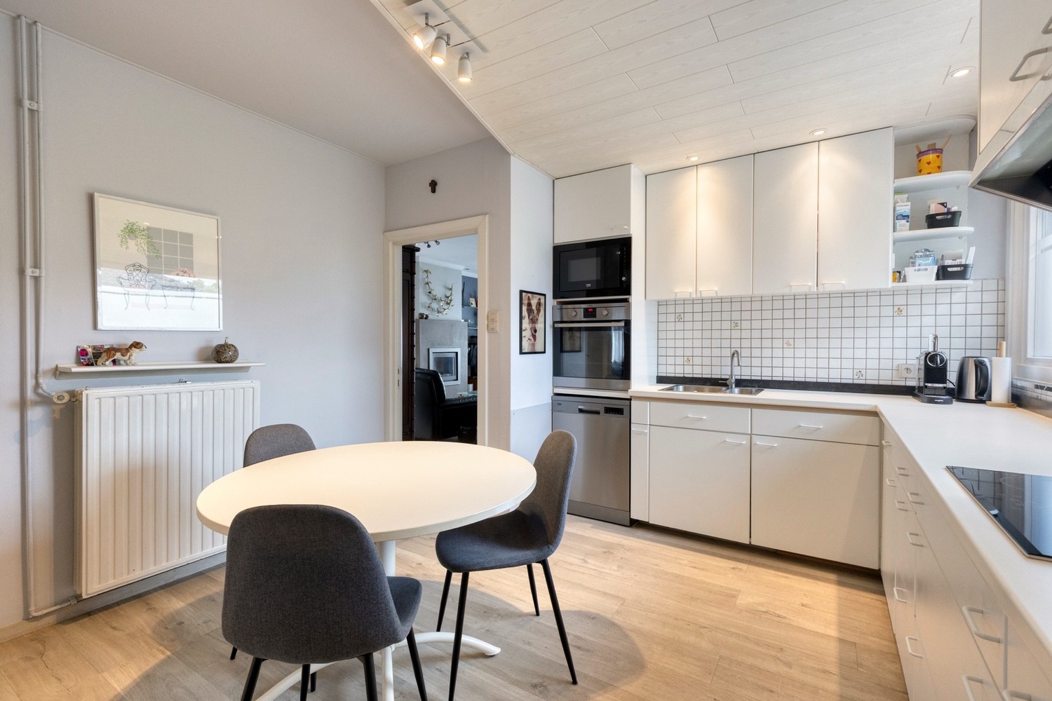 INSTAPKLARE BUNGALOW MET 3 SLPKS, GARAGE &amp; TUIN - foto 4