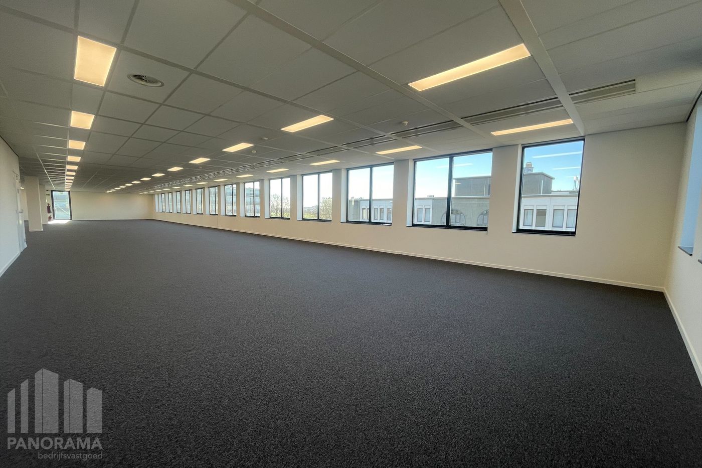 Bureau moderne de 576 m² à proximité de l’A201 - photo 2
