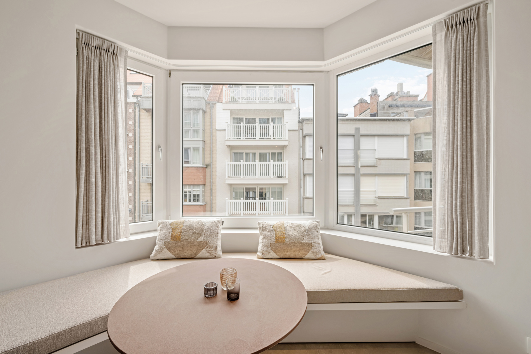 Modern afgewerkt appartement met zijdelings zeezicht - foto 4