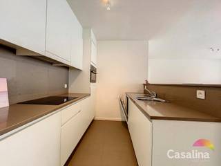 CASALINA Real Estate offers you for rent – FURNISHED - bright and modern apartment of 107m² with terrace of 5m², on the 5th floor, excellent...