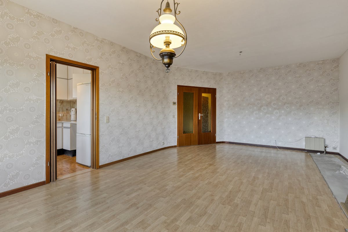 2 bedroom apartment to renovate for sale in Wilrijk - photo 5