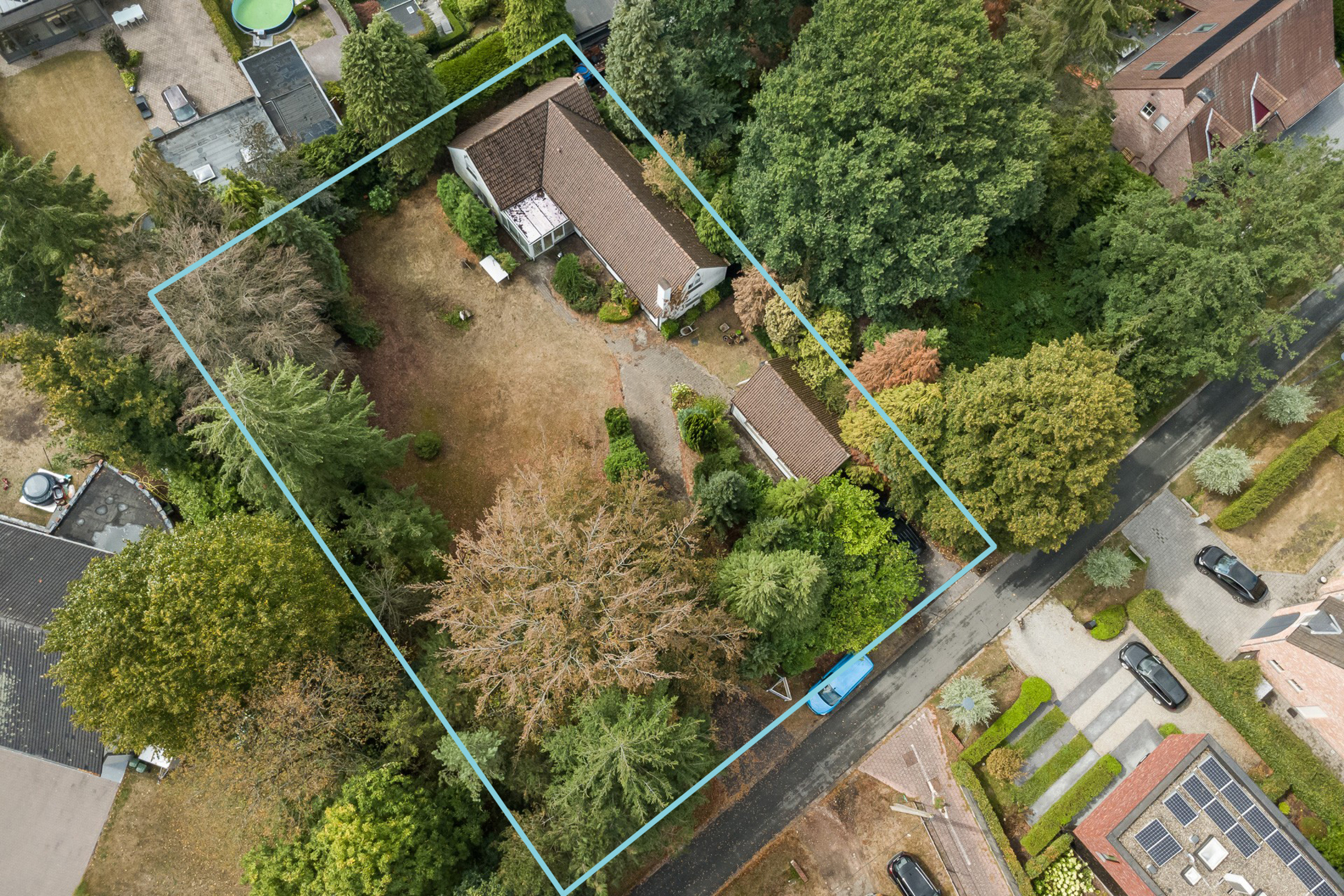 Authentieke villa met bouwgrond te koop - foto 1