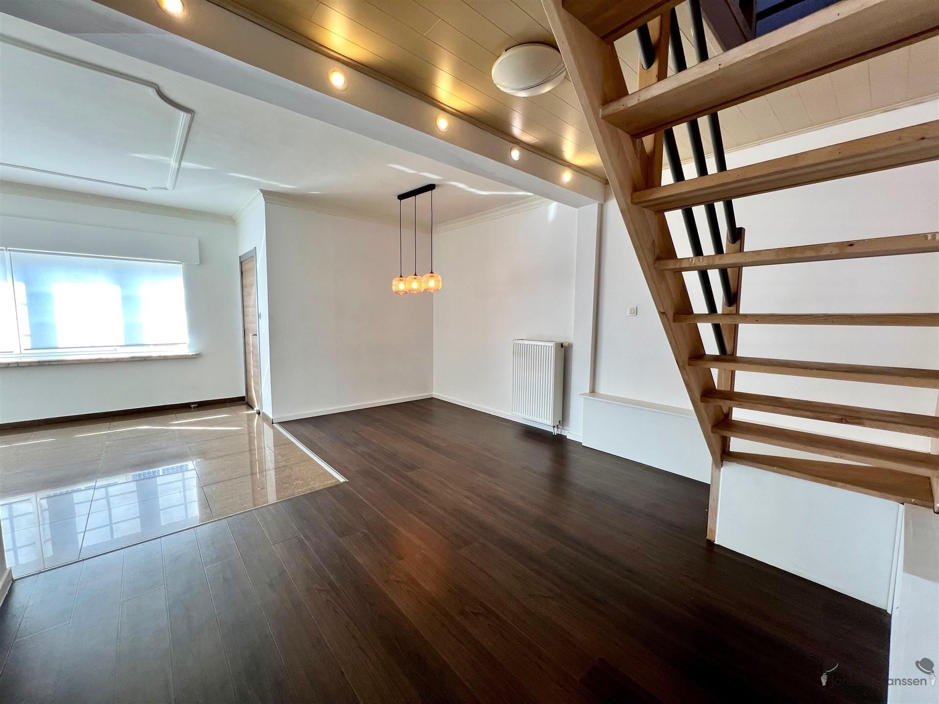 Ruime woning met 5 slaapkamers - foto 4