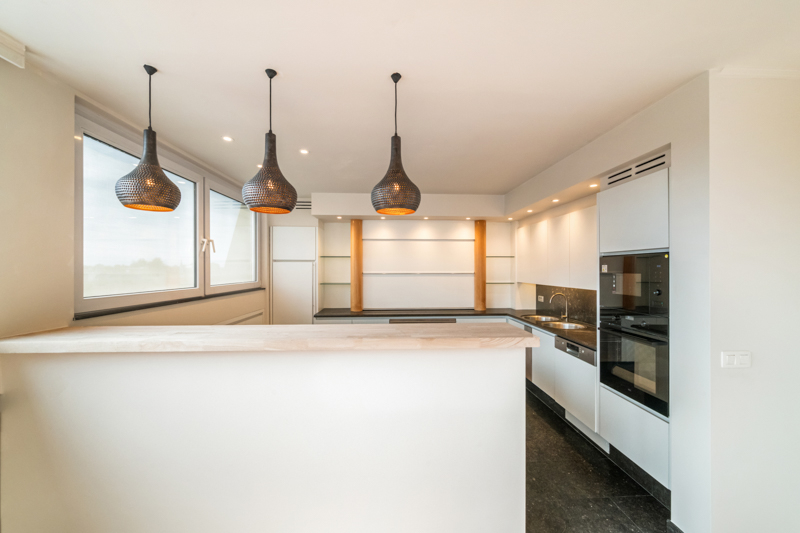 Exclusieve duplex met 210 m² woonbeleving in hartje Roeselare ROESELARE STADSKERN | RECENT LUXUEUS VERNIEUWD | 2 À 3 SLAAPKAMERS | 2 TERRASSEN | 210 m² - foto 5