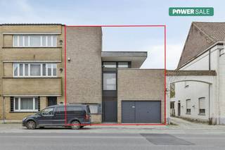 Cette propriété de caractère (construite en 1993) située sur la Meensesteenweg 317 à Bissegem a toujours servi de cabinet.Au premier étage, il...