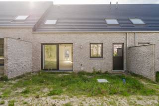 MISE EN PAGE : REZ-DE-CHAUSSÉE : - hall d'entrée avec toilettes invités - espace de vie spacieux avec accès au jardin- cuisine ouverte avec tous...