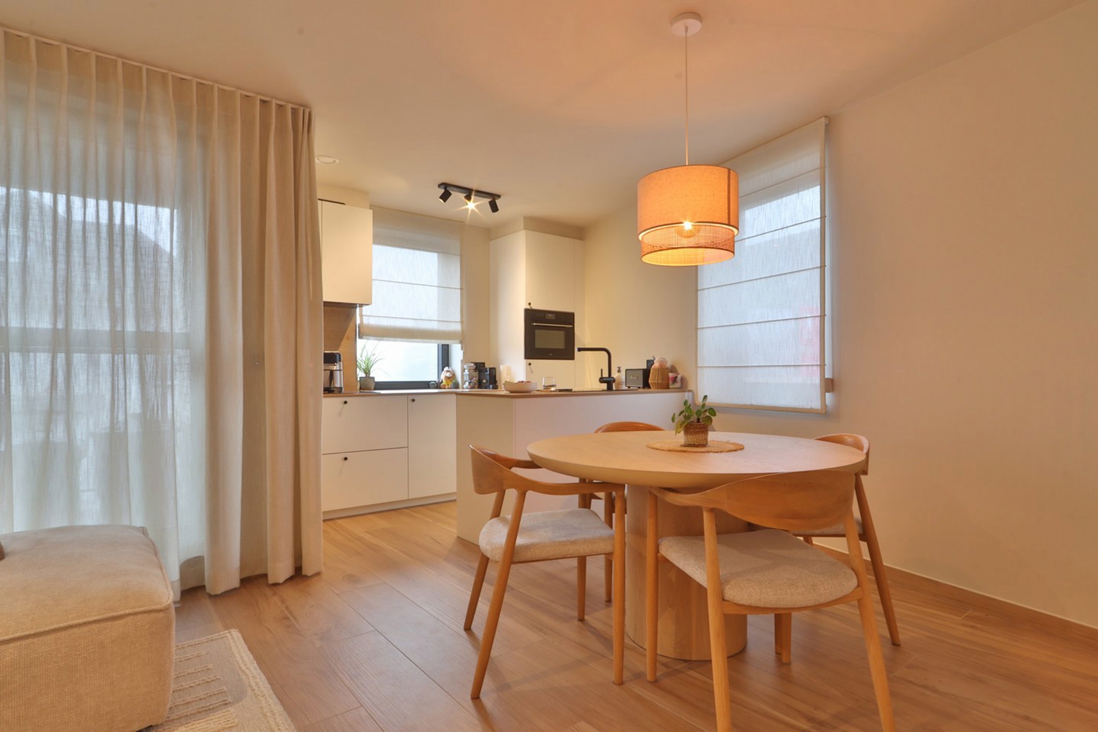 Duplex-appartement met 2 slaapkamers en terras te huur in Melsele! - foto 5