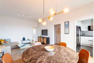 Dit prachtig bemeubelde penthouse is gelegen in één van de hipste buurten van Antwerpen namelijk “Het Zuid”. Op wandelafstand bevinden zich...