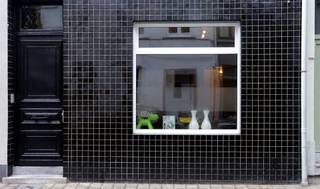 <p><span>Immeuble composé de 3 chambres d'étudiants avec cuisine et salle de bains séparée équipée d'une baignoire ou d'une douche, d'un lavabo et de toilettes.</span></p><p><span> </span></p><p><span>Au rez-de-chaussée se trouve un hall d'entrée commun avec un espace pour garer les vélos. La première chambre d'étudiant, d'une superficie de 16,51 m², est adjacente à une salle de bains indépendante de 6 m² et à une cuisine indépendante de 10 m².</span></p><p><span> </span></p><p><span>PEP rez-de-chaussée PEP 1er étage PEP 2e étage</span></p><p><span> </span></p>