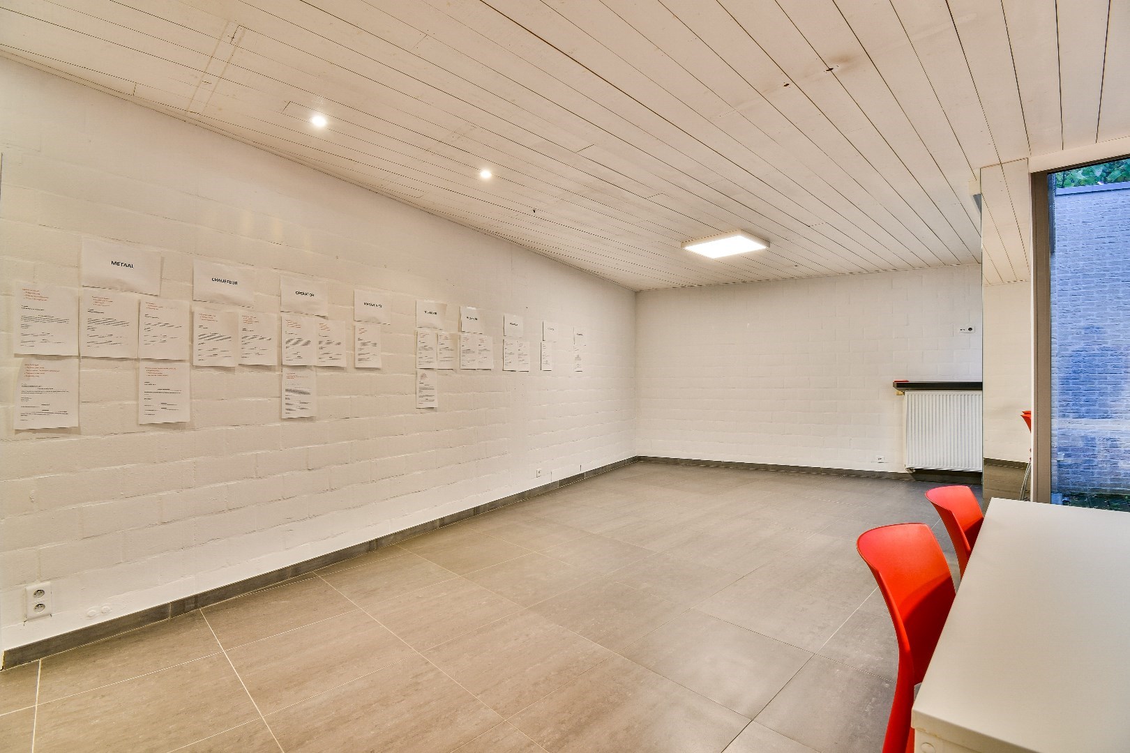 Recente handelszaak met goede zichtbaarheid in Torhout! - foto 5