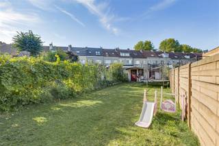 Instapklaar gelijkvloers 1-slaapkamer appartement met grote tuin in Merksem! Ideaal voor starters of als investering! Centraal gelegen vlakbij...