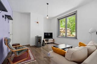 Ben je op zoek naar een rustig gelegen, instapklare woning in een groene omgeving? GEVONDEN!!Deze woning is gelegen langs een landweg en deze brengt...