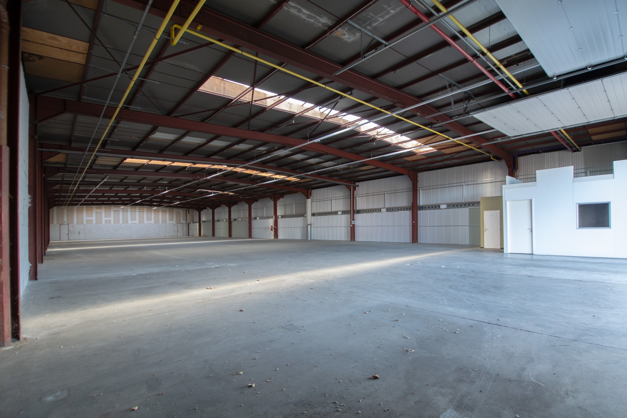 Magazijn van 1.200m² in industriepark "De Bruwaan" te Oudenaarde - foto 3