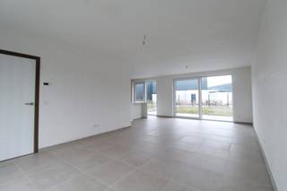 Op zoek naar een moderne, lichtrijke en energiezuinige woning?Deze nieuwbouwwoning, gelegen langs de Schaapbruggestraat in Roeselare, biedt alle...