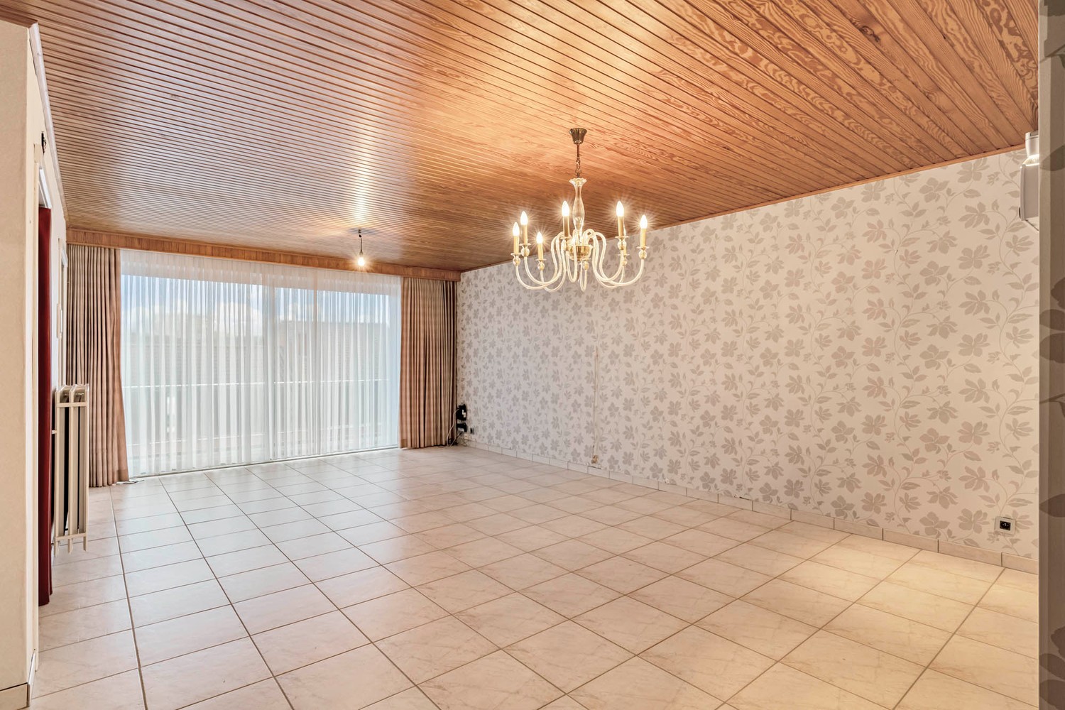 Ruim en verzorgd appartement (V2) met 2 slpks op wandelafstand van het centrum met een EPC B-certificaat. - foto 4