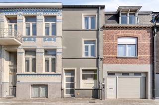 Investeringspand in het hart van Kortrijk met 5 verhuurde studentenkamers. Gelegen in de Kanonstraat, pal in het centrum, biedt deze...