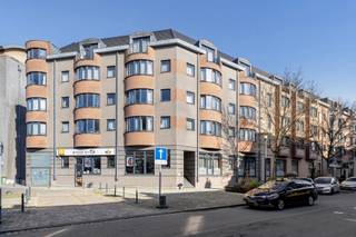 IN DE RESIDENTIE "JOSEPHINE" :Prachtige standingvolle serviceflat van 65m² op de 4de verdieping met mooi verzicht en voorzien van optimaal comfort en...